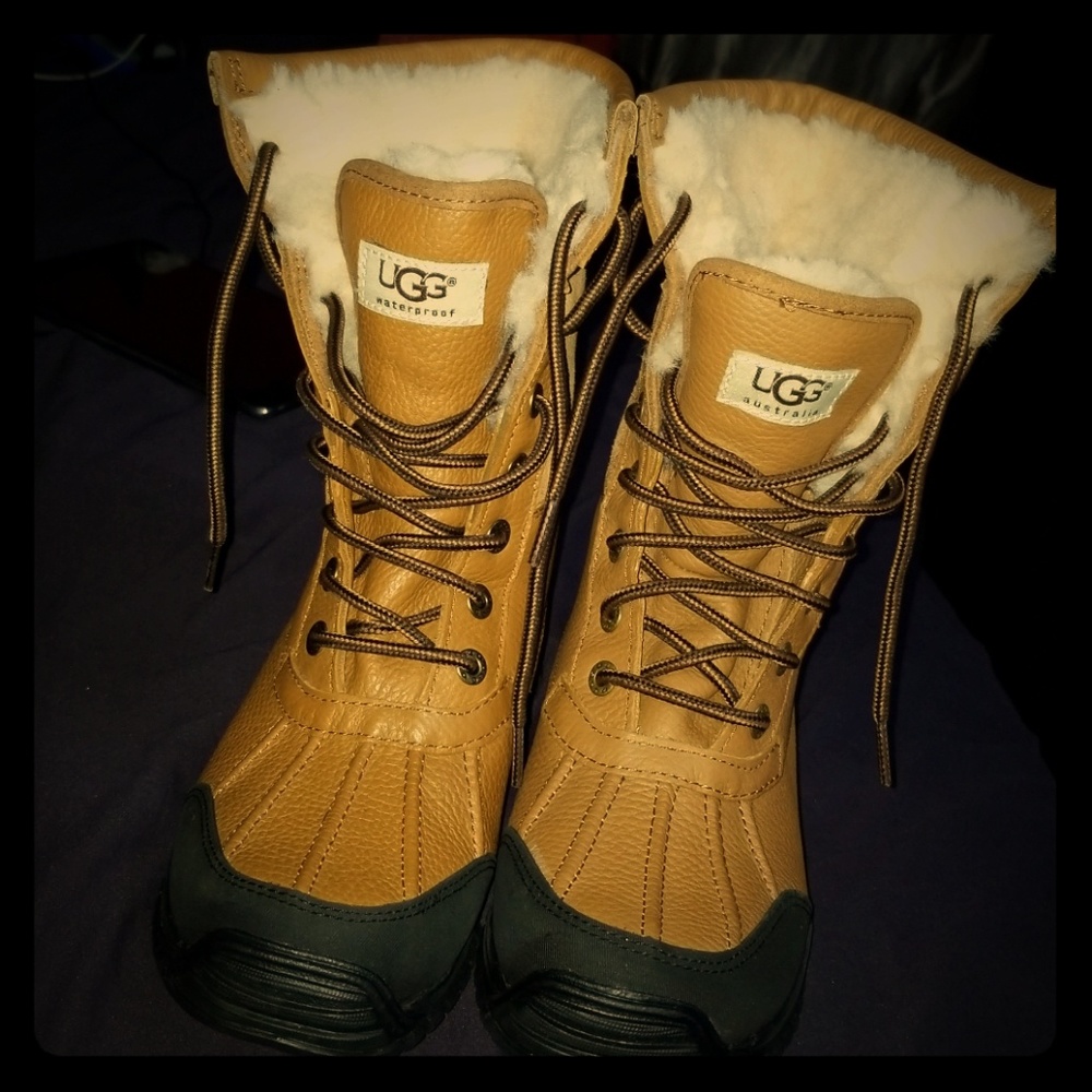  UGG Women's Adirondack II Winter Boots !! New !!